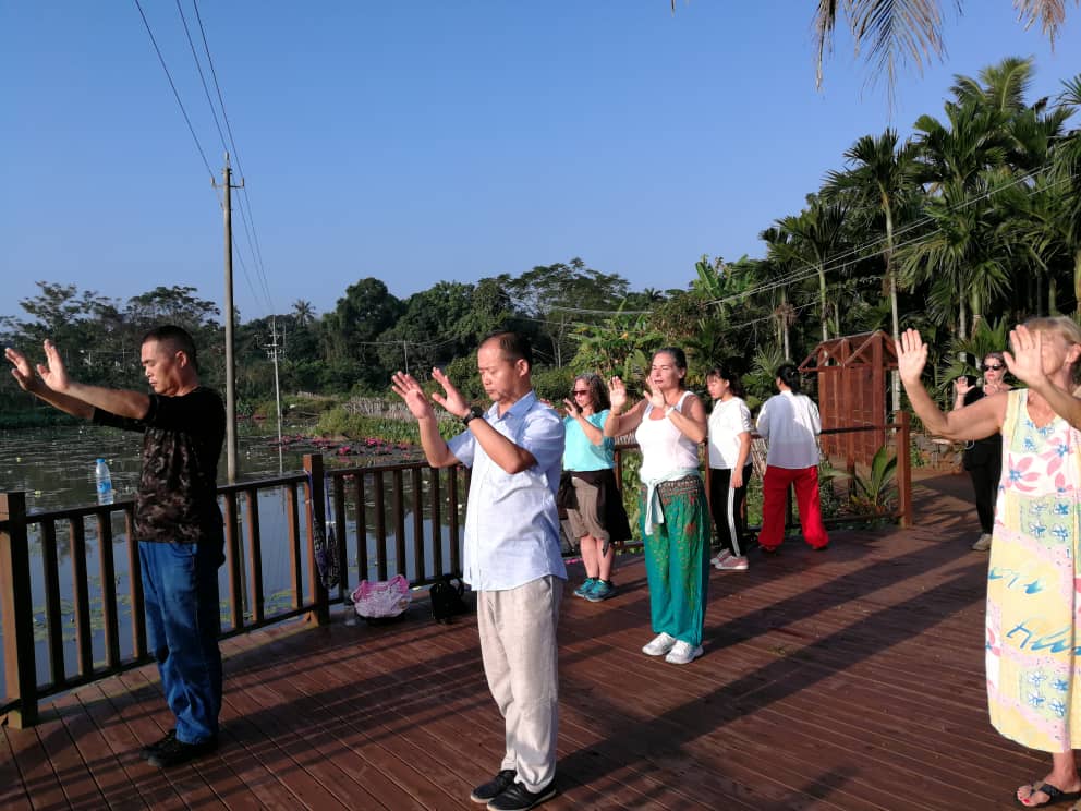 IMG-20181106-WA0003 samen oefenen qigong
